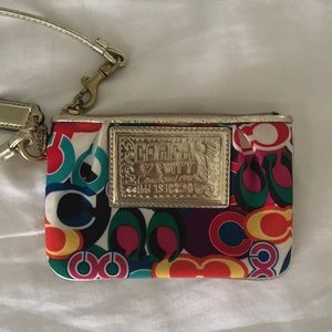 Coach Poppy wrist wallet